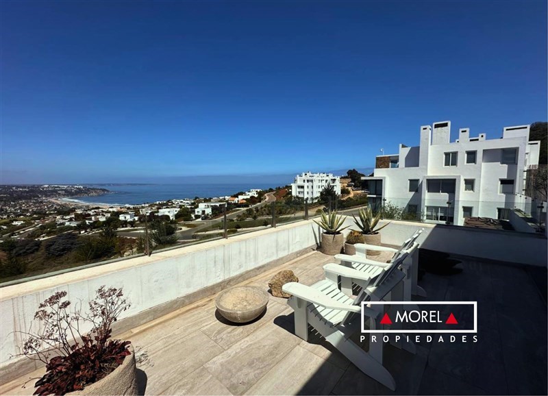 Casa con piscina en Condominio Alta Vista, Zapallar