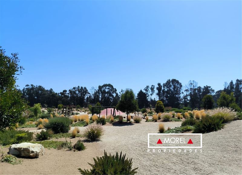 Este Sitio emplazado en uno de los proyectos mas prósperos de la zona cuenta con 850 m2 de terreno con una orientación q