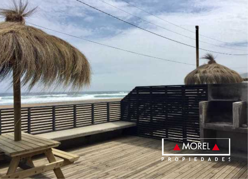 Dos loft con vista al mar en primera línea, con la mejor orientación norte poniente, a pasos de supermercados y centros 