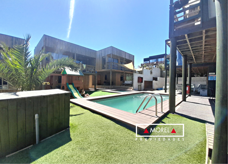 Complejo de 6 cabañas con orientación Poniente y vista al mar